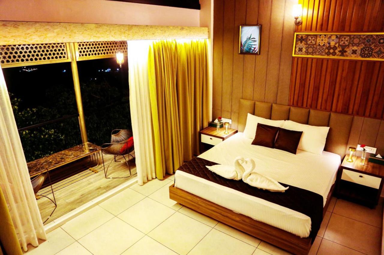 Boulevard Resorts Kakkadampoyil Bagian luar foto