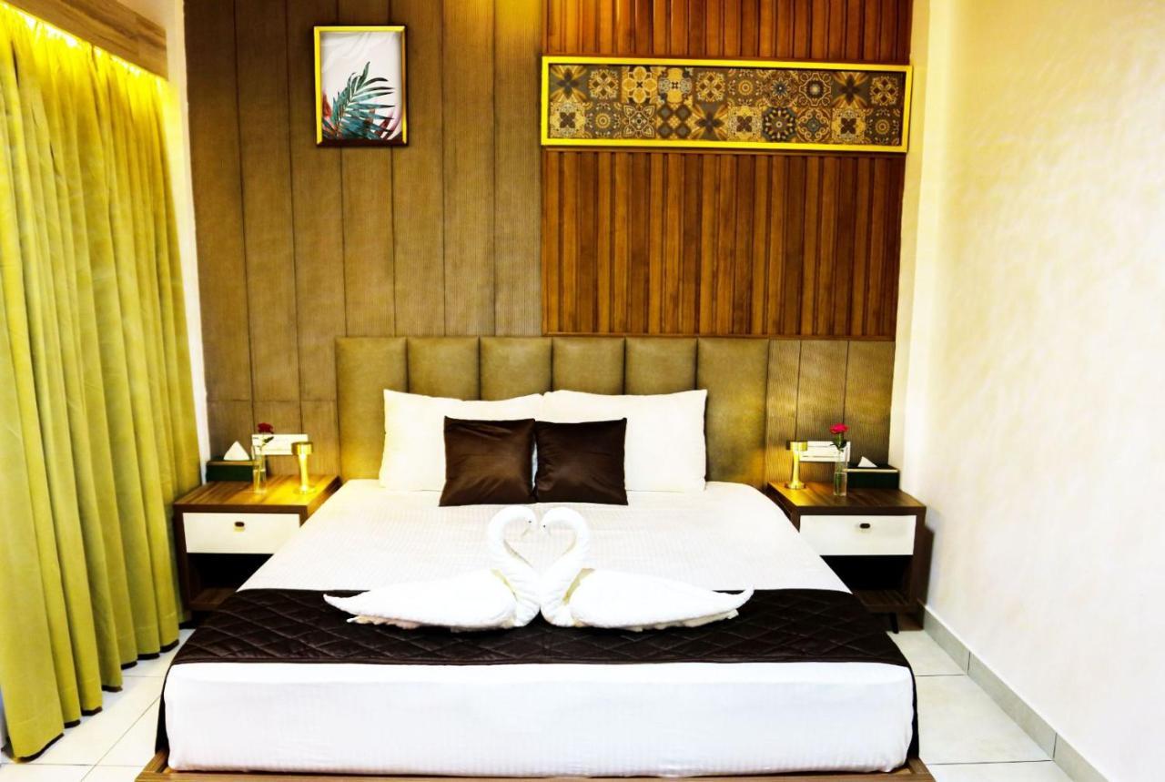 Boulevard Resorts Kakkadampoyil Bagian luar foto